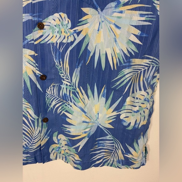 Tommy Bahama Geo Islandzone Hawaiian Shirt Men XL Silk Blend Blue Floral Coolmax - Picture 5 of 9